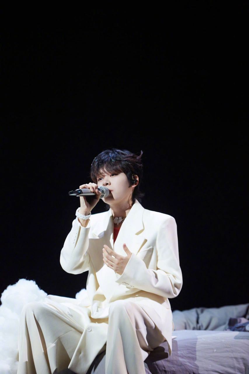 rayli星闻#cristian李浩宇一身all black加入锋利又炫酷的高耸肩