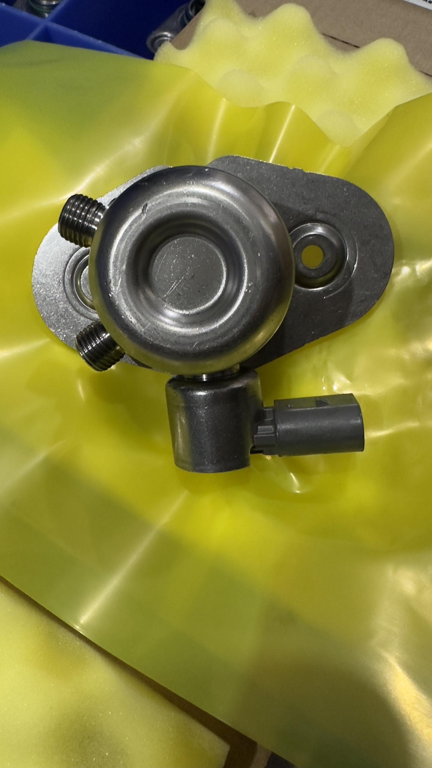 n20发动机高压油泵燃油泵原厂高压油泵,适用宝马120 320 525燃油泵528