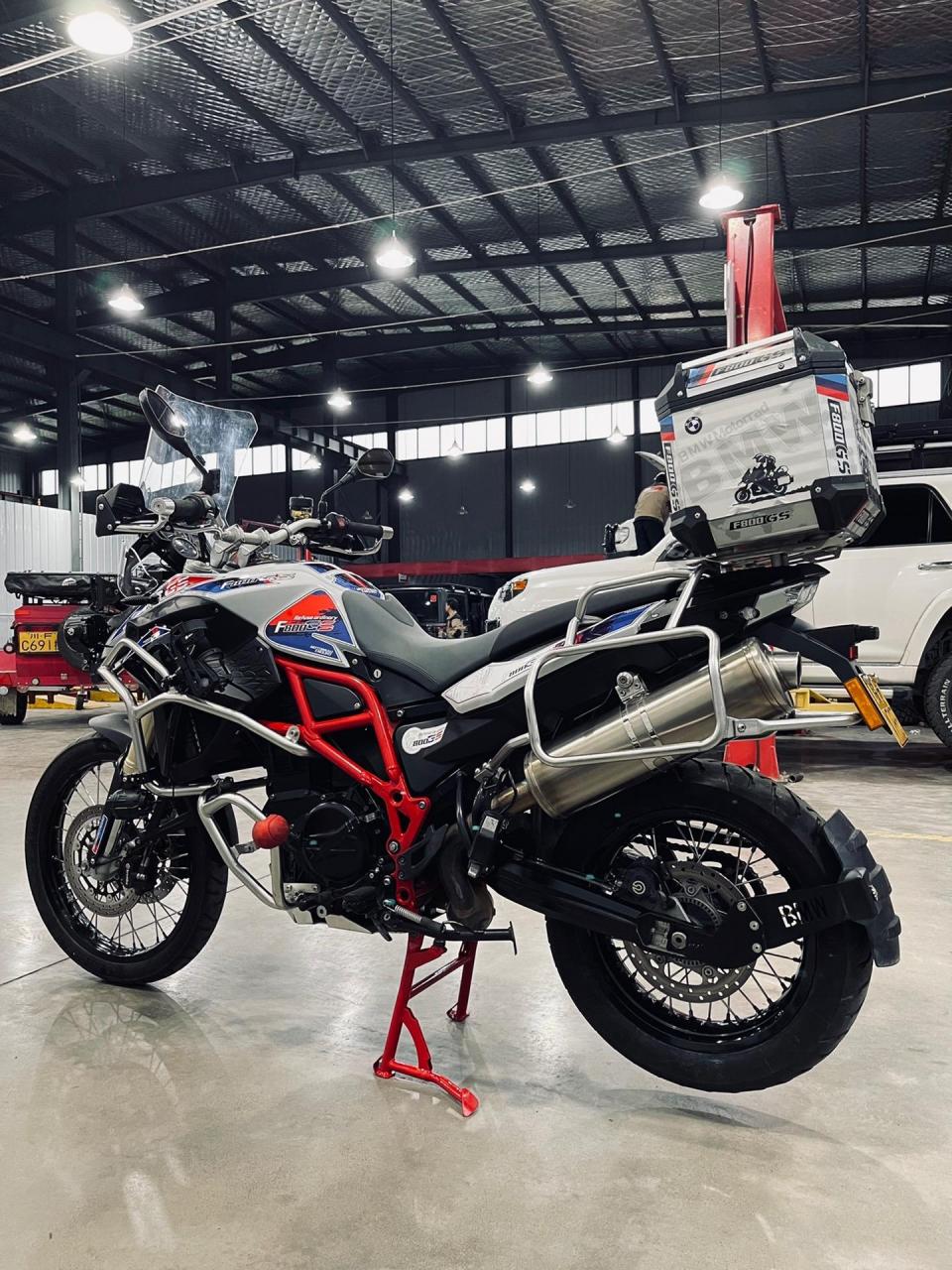 宝马f800 gs 改装.1.改装真空轮组,告别内胎带来的扎胎焦虑,长途无忧!