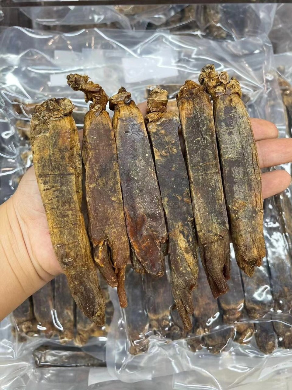 超大规格集安老边条参,一斤10支,90880/斤 对于身体虚弱的女性来说