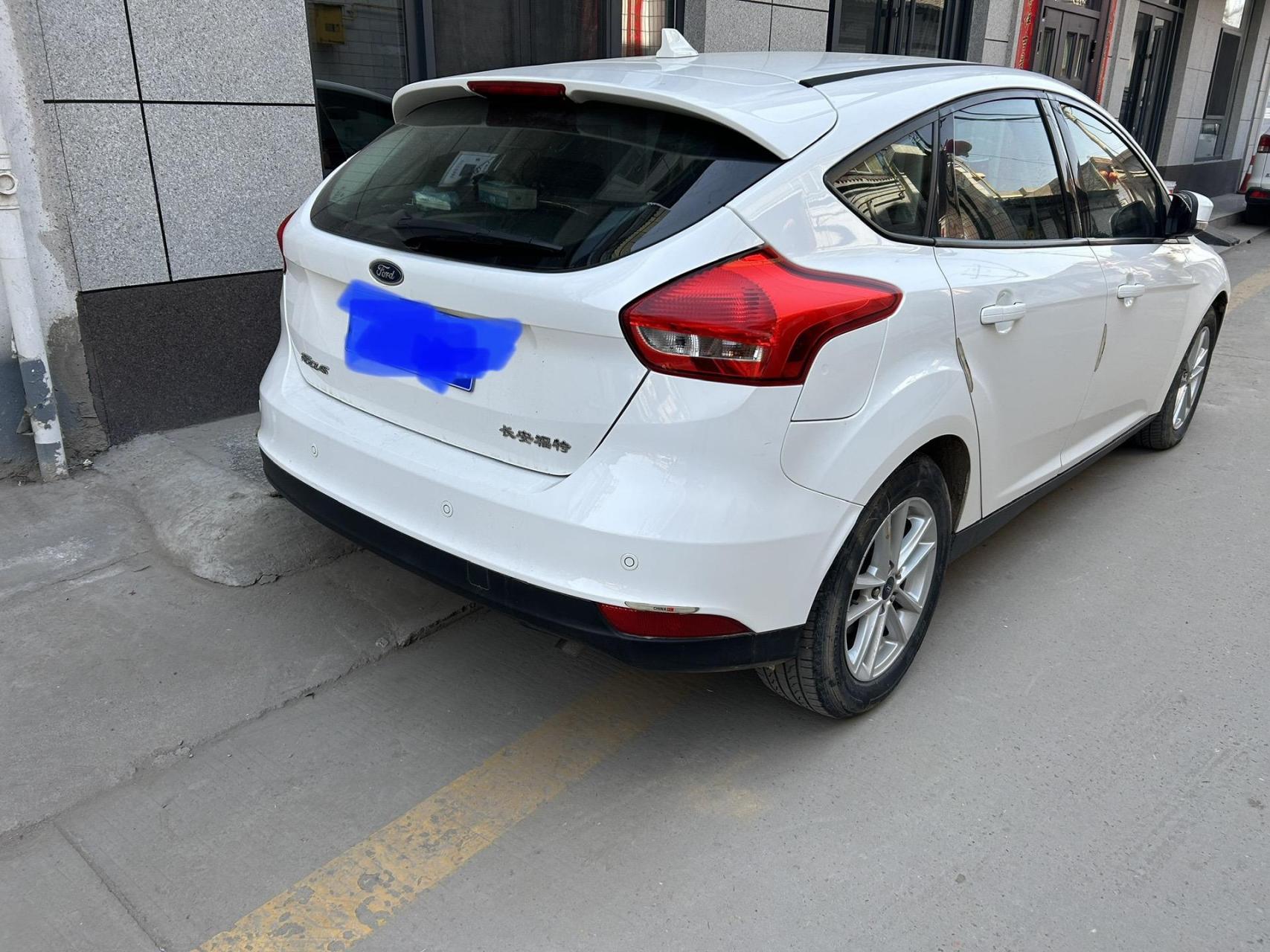 出售:福特福克斯18款18年3月上牌,两厢1.