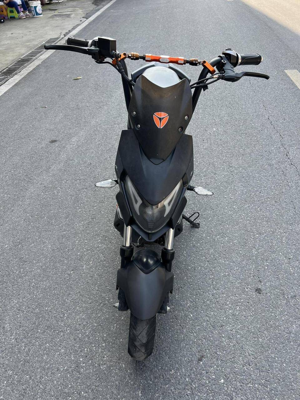 精品 雅迪战警72v车架高速电摩  可以置换  喜欢的速度