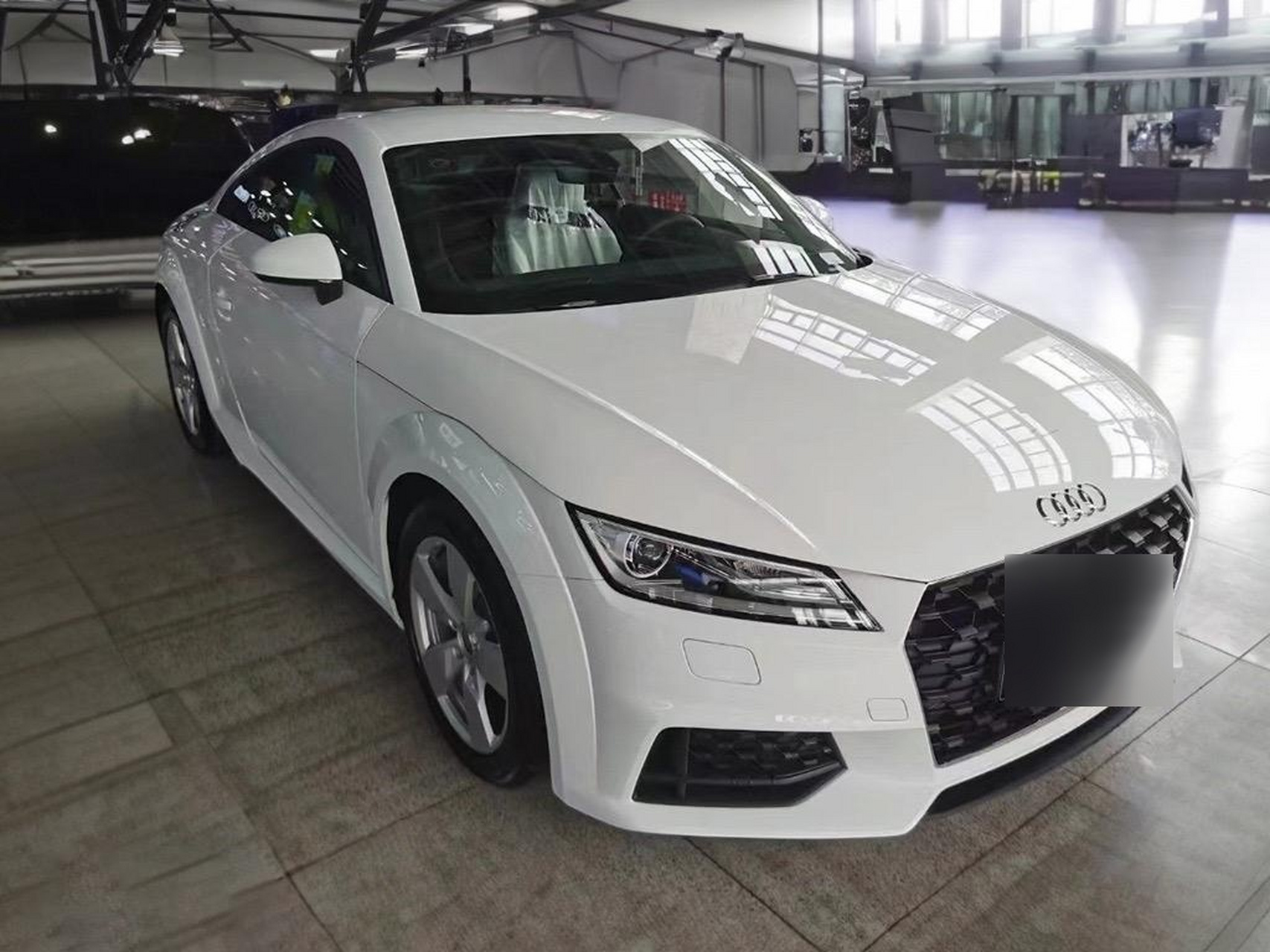 23款欧版 奥迪tt 四座硬顶40tfsi,  白 黑,4座,全新车,现车.