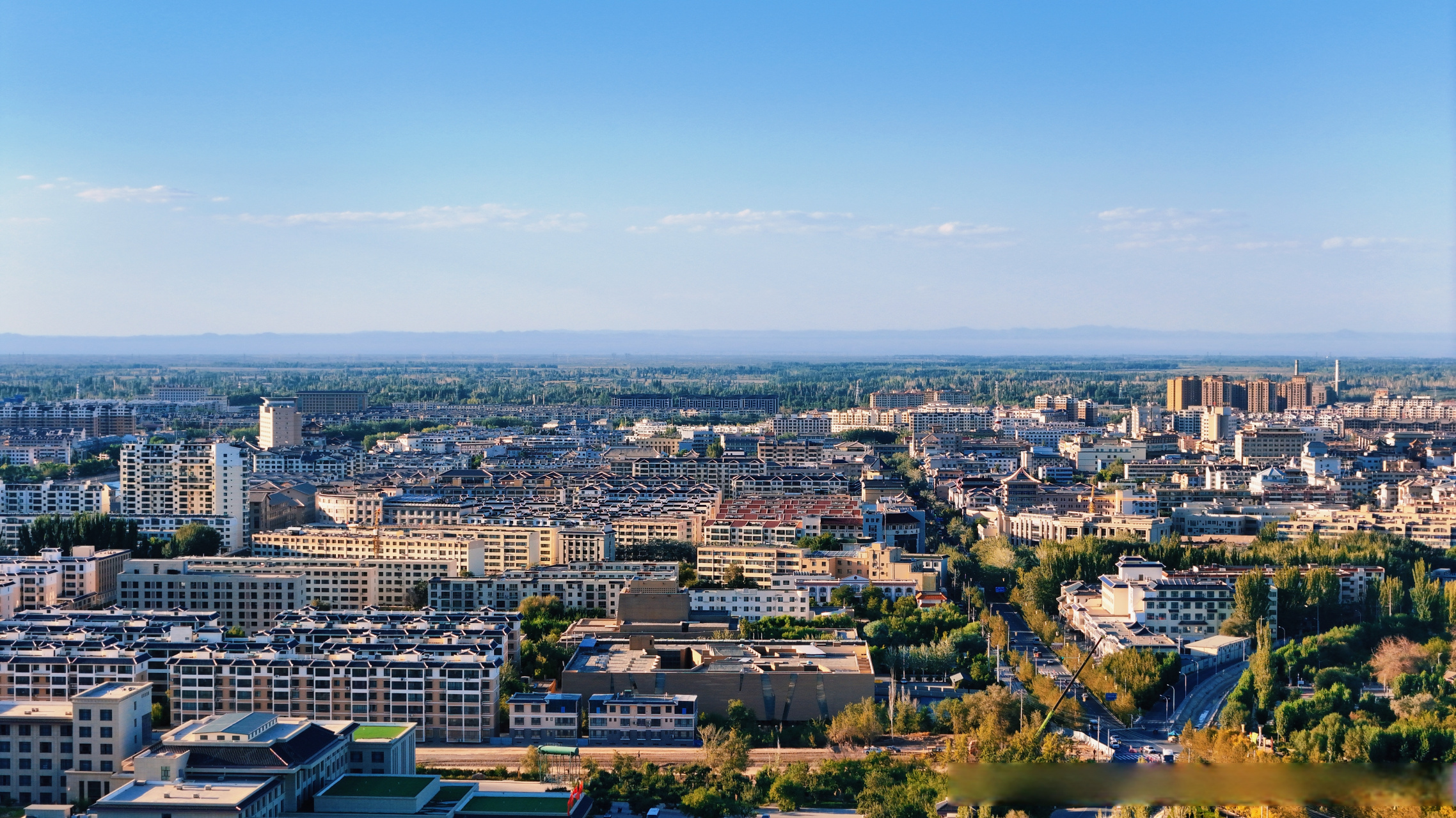 敦煌市航拍,是不是感觉很小[偷笑]