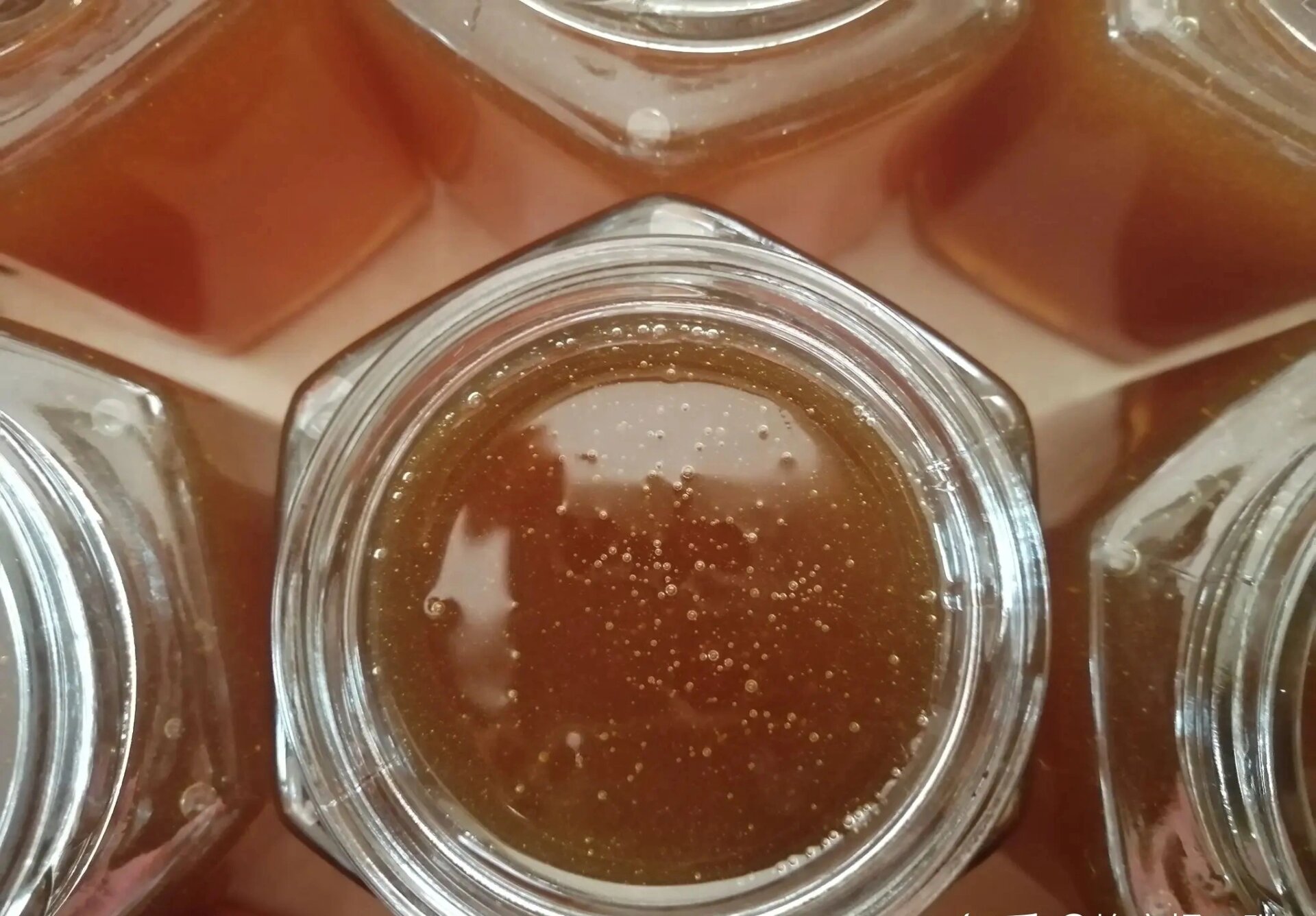 蜂蜜放了5年还能喝吗为什么(蜂蜜存放5年还能喝吗)