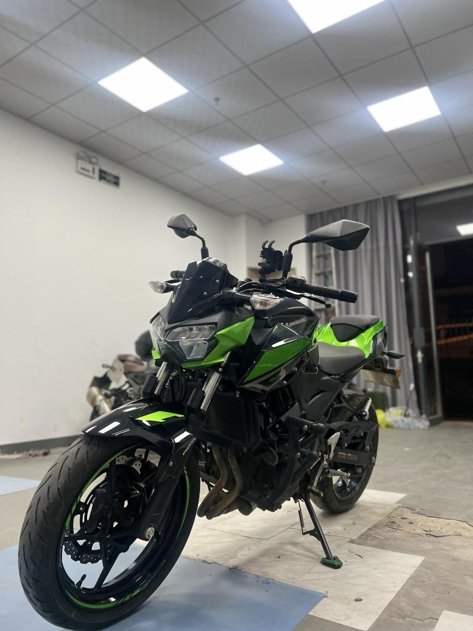 最新拿下22款川崎z400 过户一次8千公里 无倒无摔 加装斯当克司竞技护