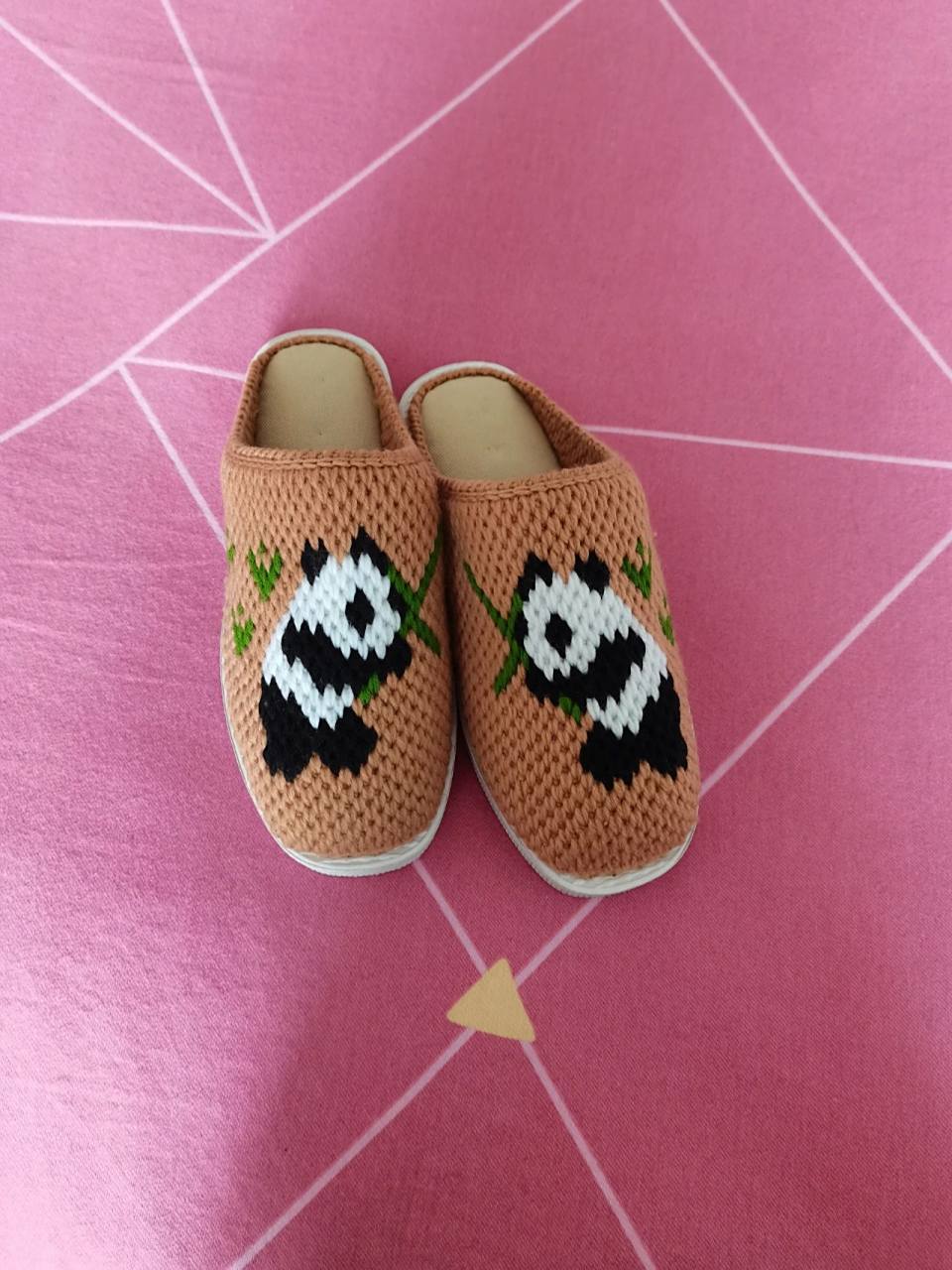 手工钩织毛线拖鞋(附图解) 男士:起针8针 女士:起针7针 (总行数一图案