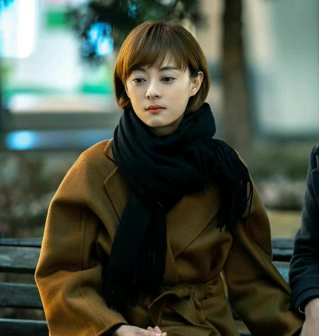 孙俪 | 焦糖色maxmara   黑围巾    理想之城剧照