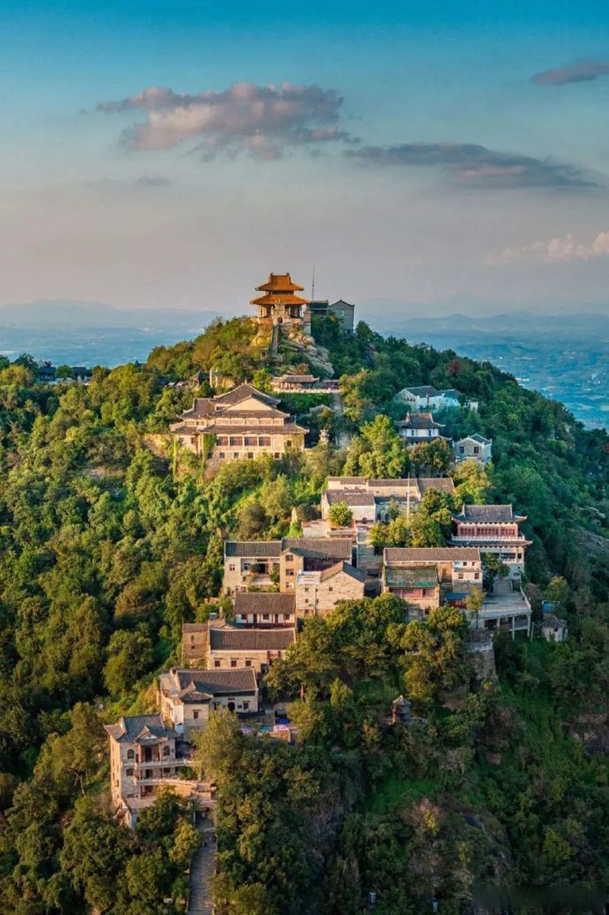 #知音湖北遇见夏天#武汉这么热,去哪避暑享清凉? 1.木兰山:黄陂木兰山