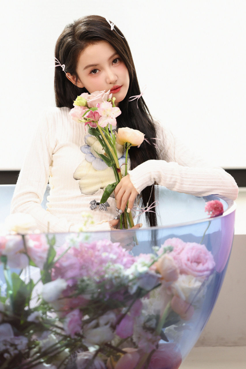 林小宅超话  林小宅 全新单曲《booboolo》已正式上线.