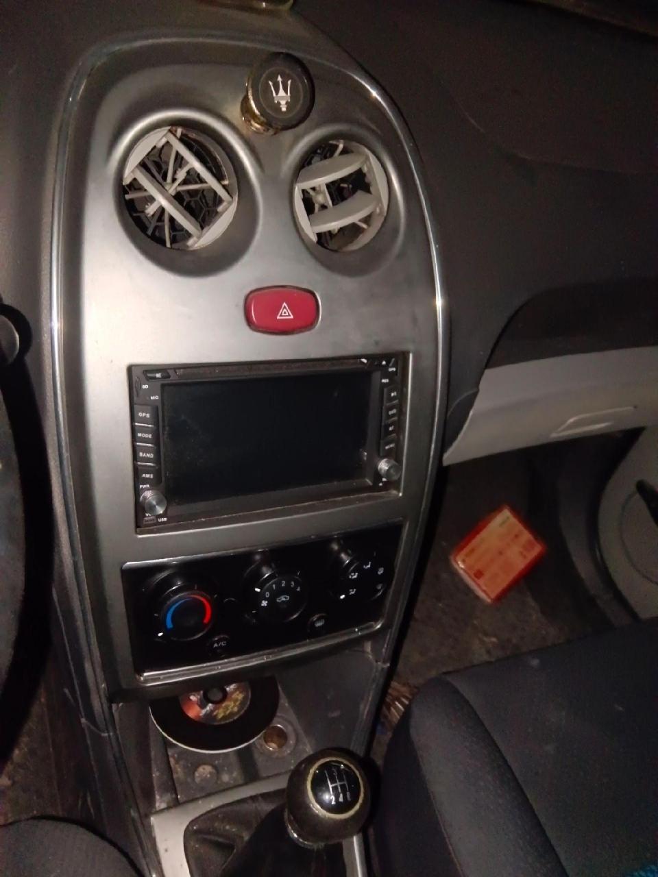 天津一汽 威志v2 拆车件 汽车配件 《五大总成不卖》前杠总成 中网