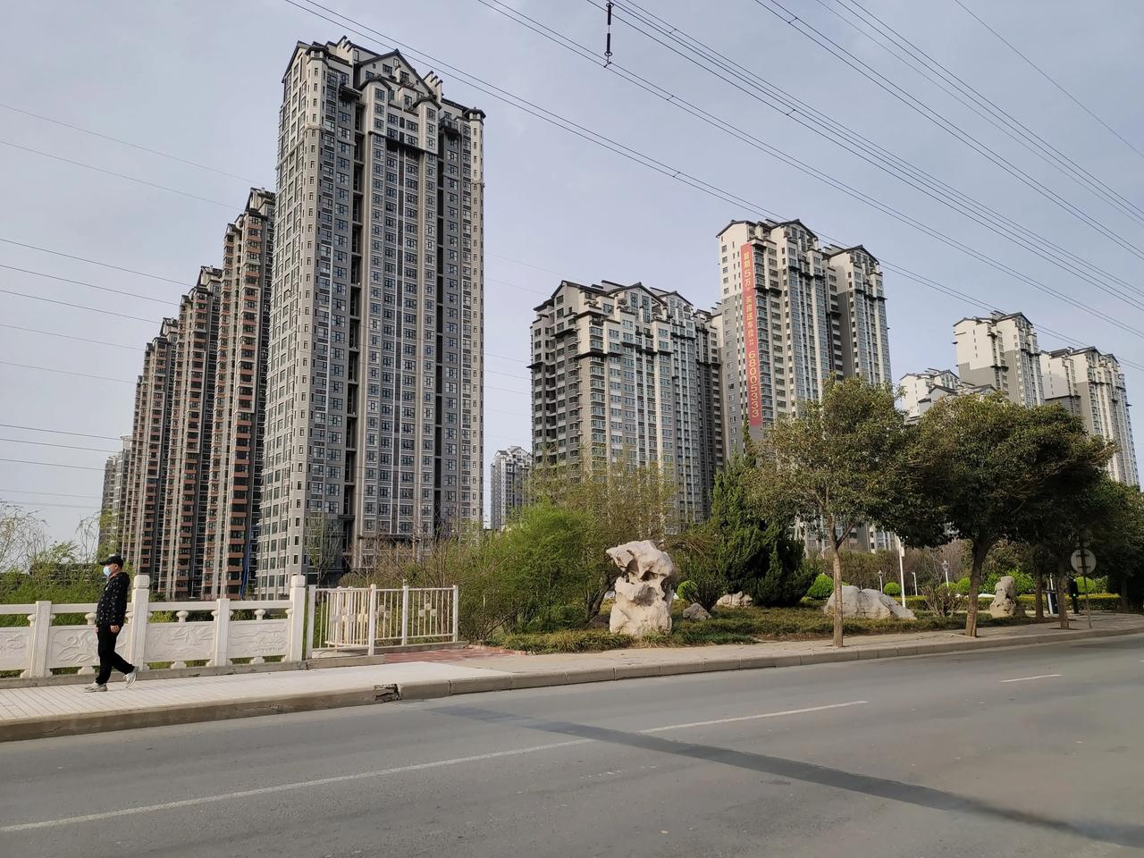 郑州上街最大小区亚星江南小镇