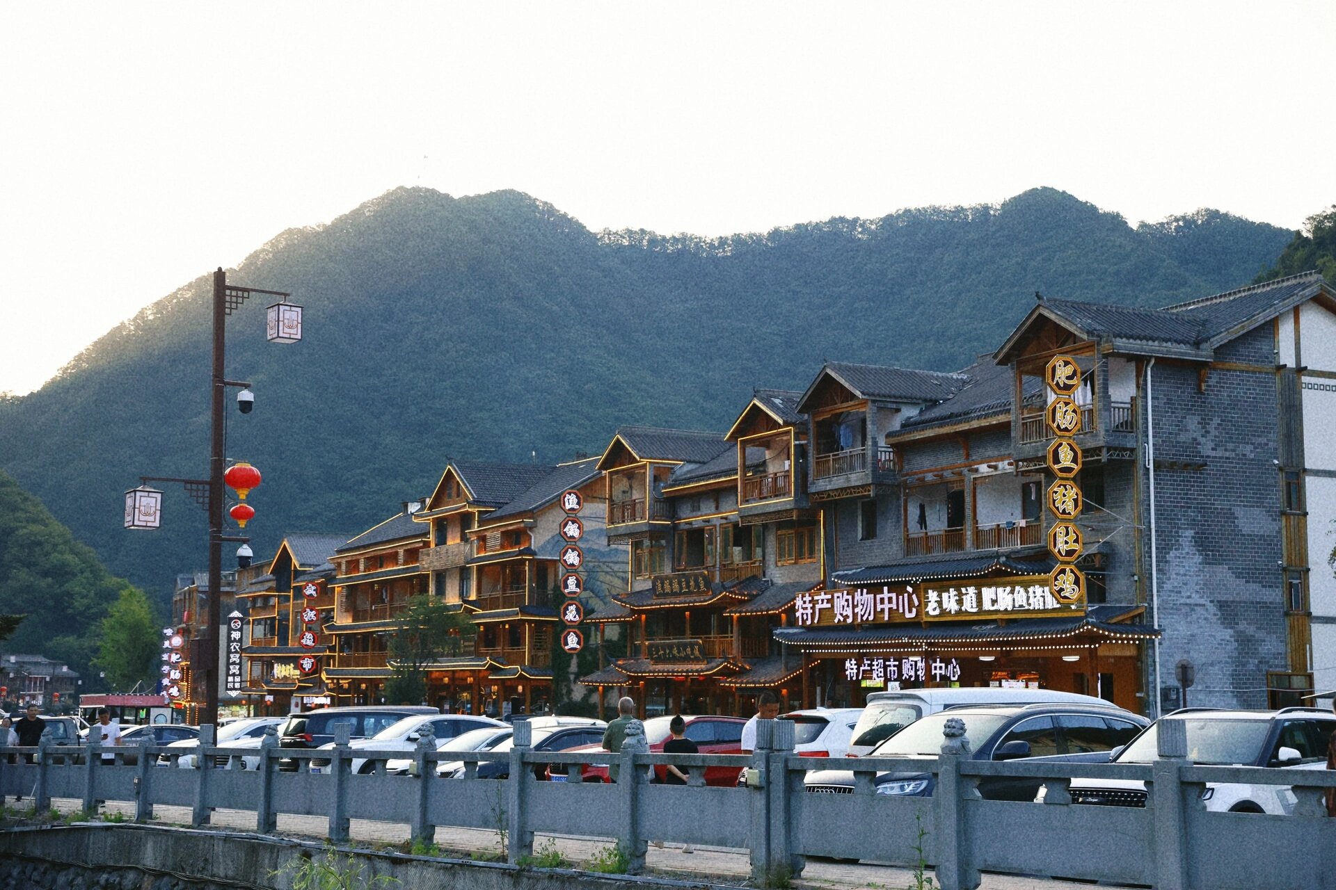 来坪阡古镇度20度的夏天