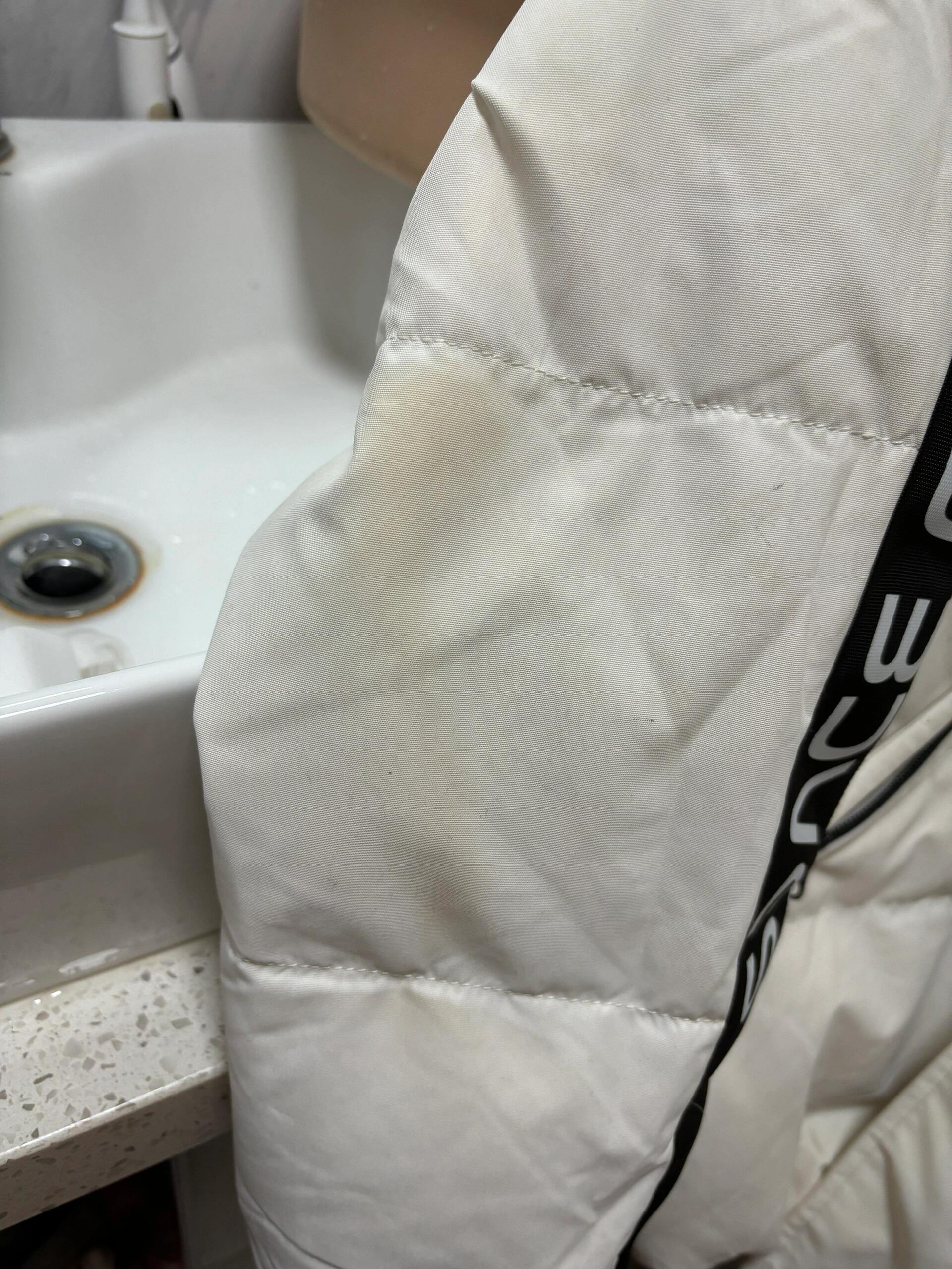 听你们的果然没错!白色羽绒服的黄渍有救了