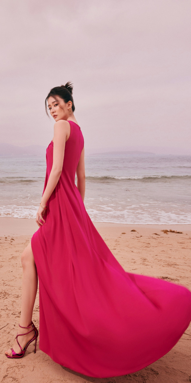 乔欣红裙泰妆壁纸组图