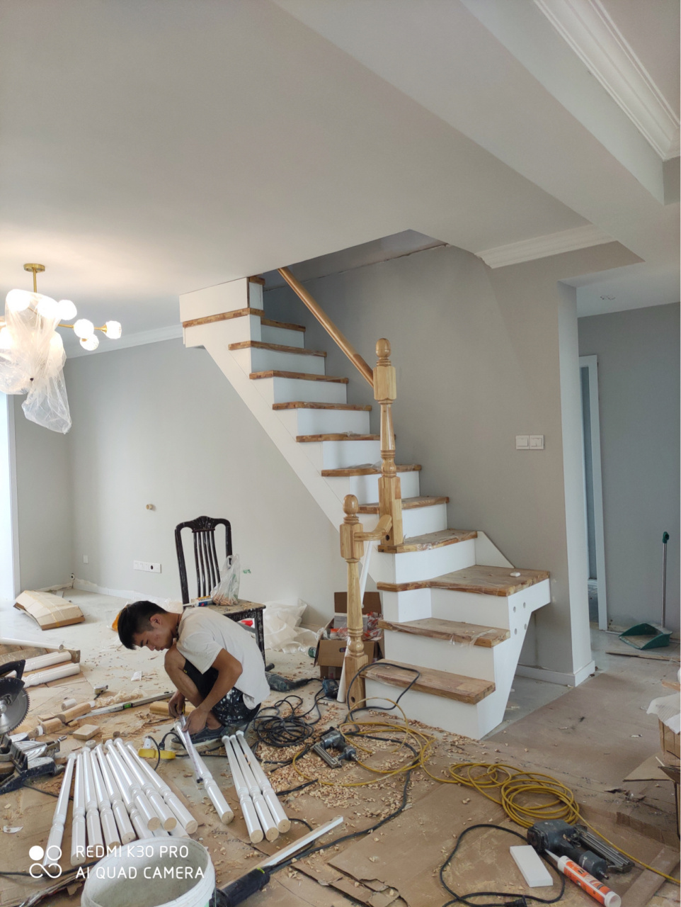 阁楼楼梯 越来越喜欢这个楼梯的配色,当时没有款式效果图,自己搭配的