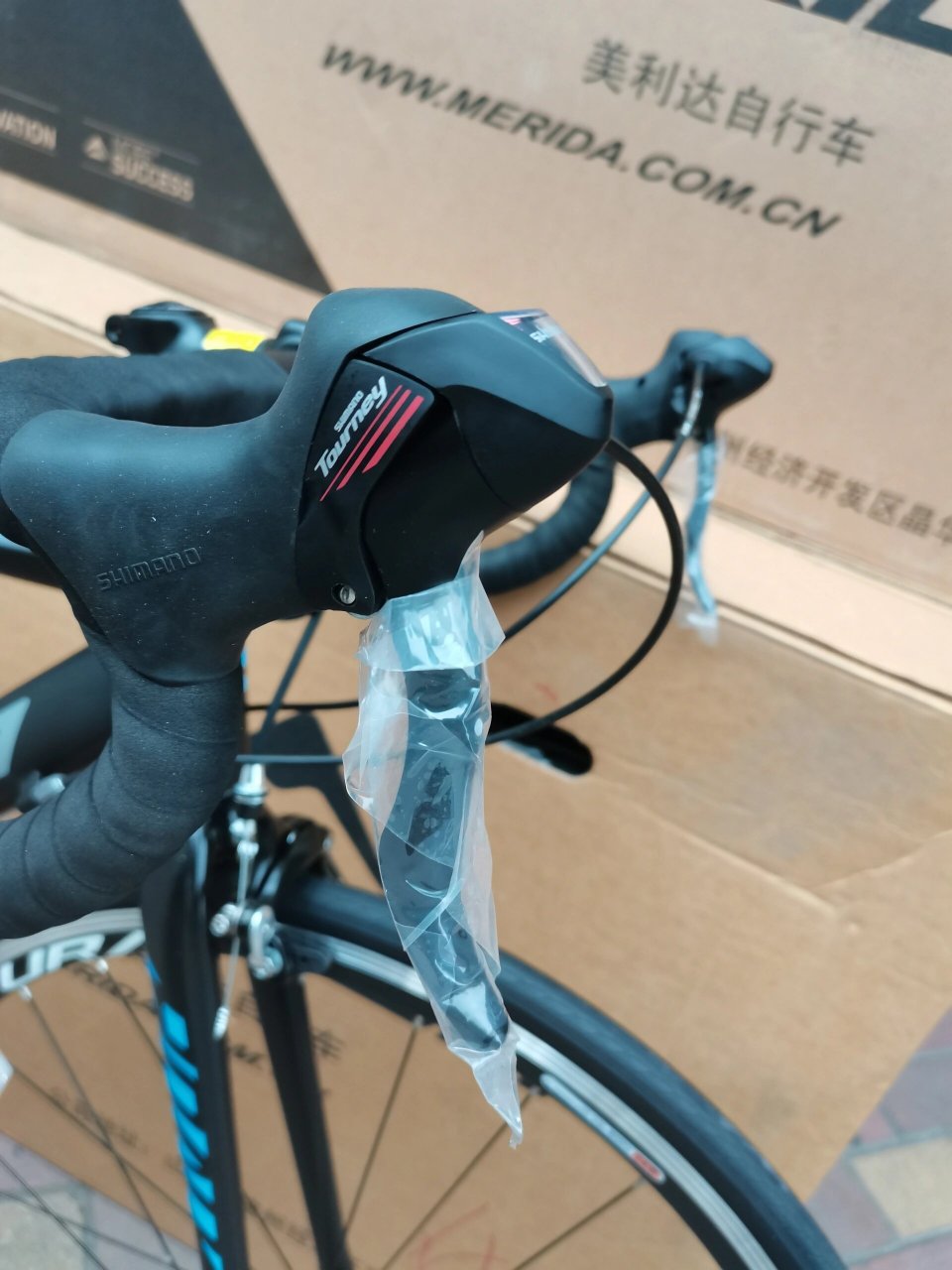 斯特拉92 美利达公路车:斯特拉92,三色可选.