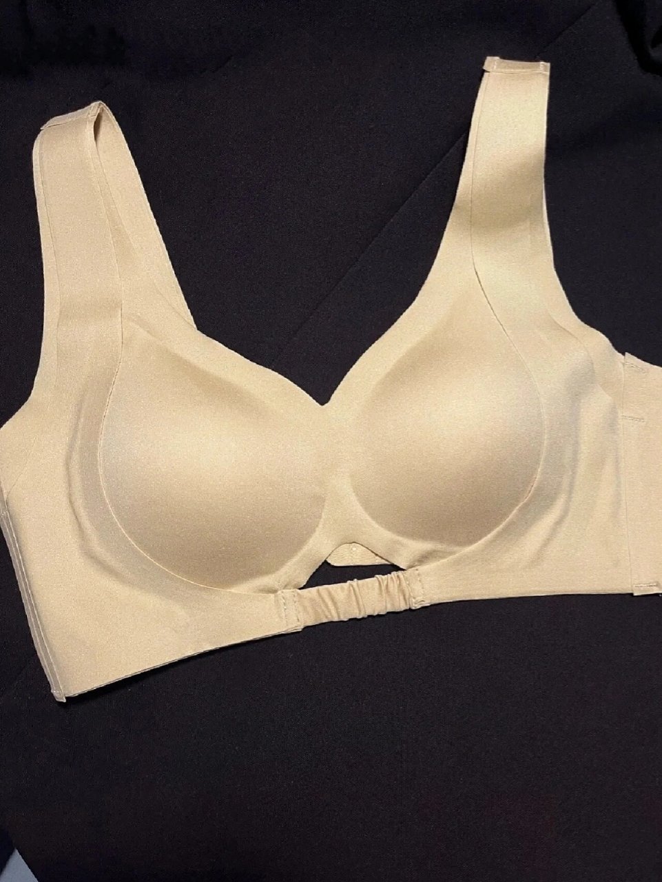 显小绝美不跑杯 大胸鲨手内衣,显小yyds!