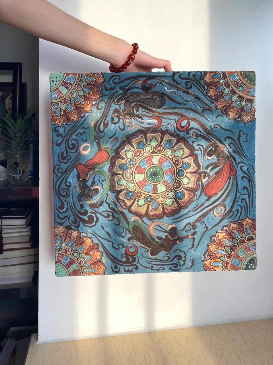 画画藻井 莫高窟第329窟 莲花飞天藻井 	 藻井井心以淡蓝色象征天空