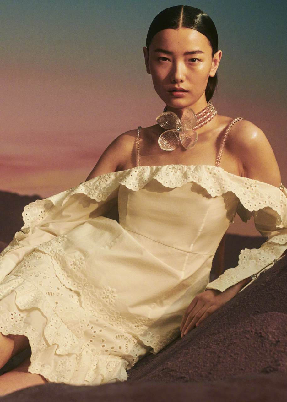 fashion 今年 4 月,& other stories 携手时装设计师 susan fang 推出