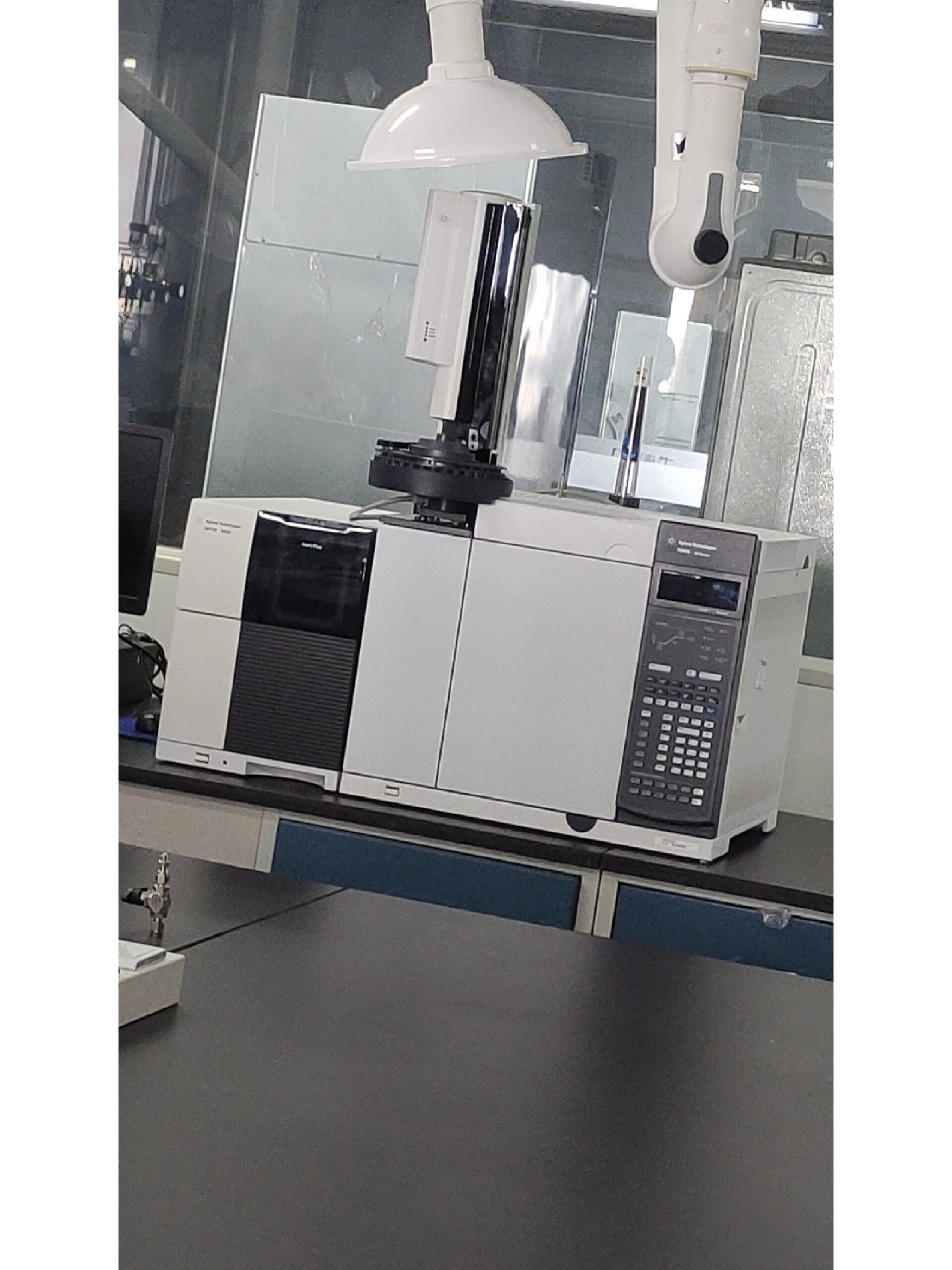 气相色谱仪(安捷伦7898b) 参观一下二百多万的高端仪器