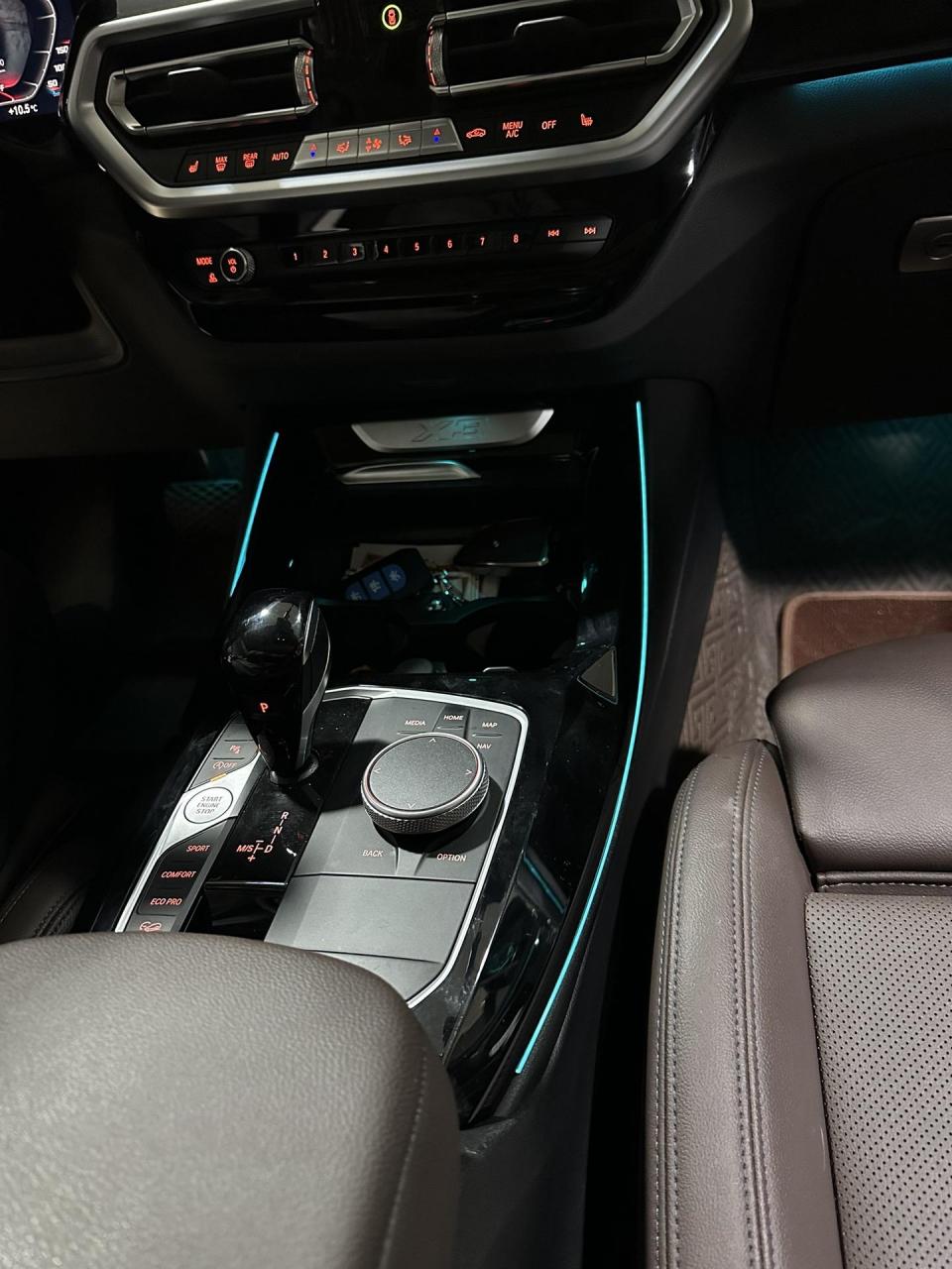 宝马x3马鞍氛围灯精致版.全网首例:无颗粒感