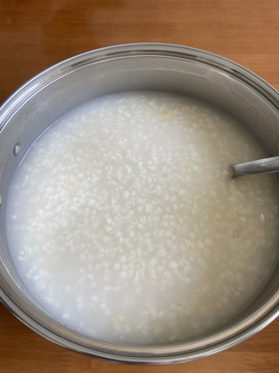 盘点广西人爱喝的玉米粥🌽 广西人爱喝粥,有纯大米煮的白粥,有玉米