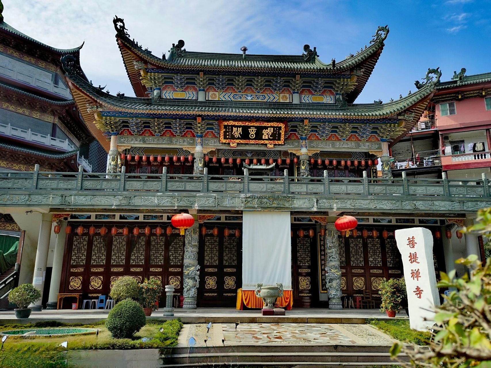 位于汕头潮阳棉城的菩提禅寺矗立在山巅,很有名气,是潮阳的古八景之一