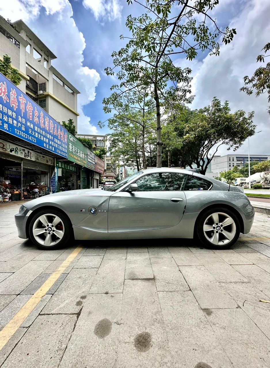 唯一一代硬顶不敞蓬宝马z4 e86.