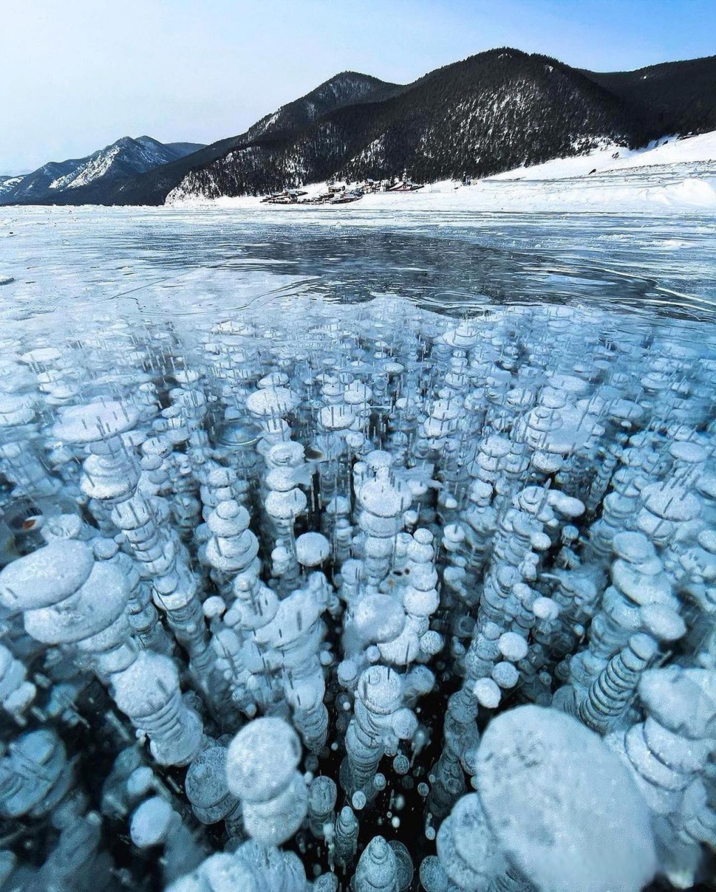 气泡冰湖图片