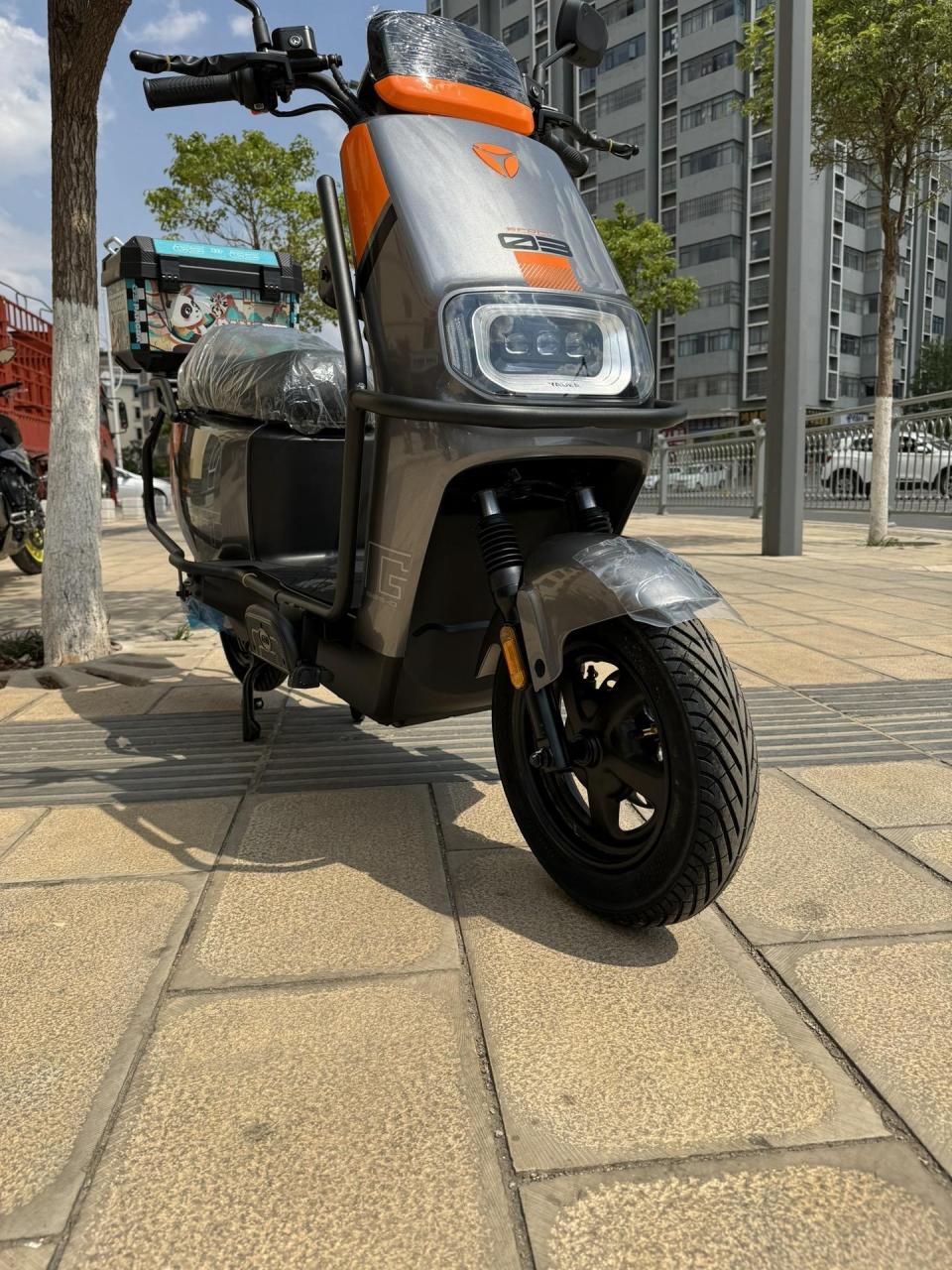 雅迪商用乐跑 性价比高的电动车推荐 专为走街串巷而生,中型车身,轻便