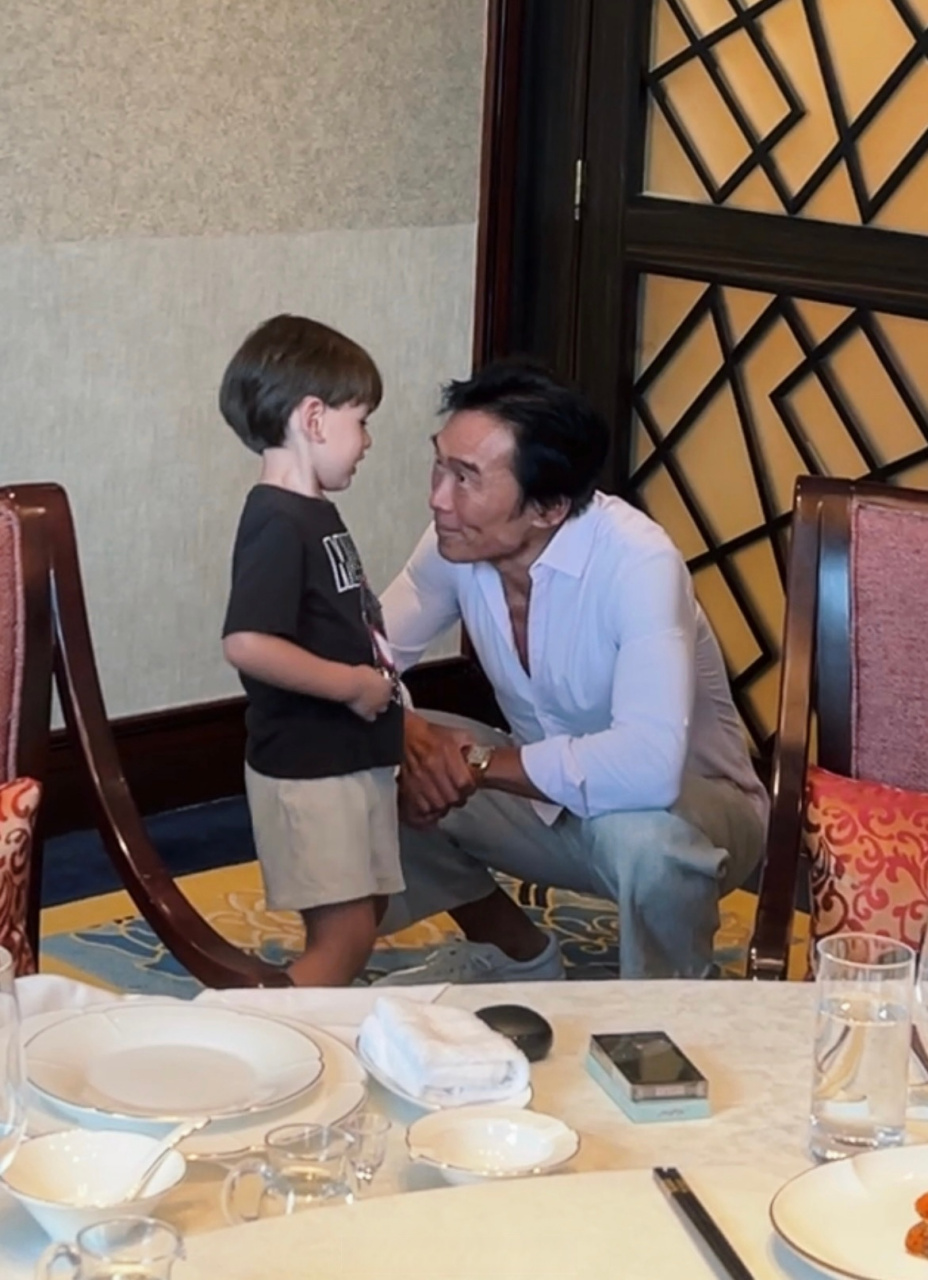 感谢铜锣湾浩南哥的盛情款待,喝到怀疑人生98#加钱哥##郑浩南