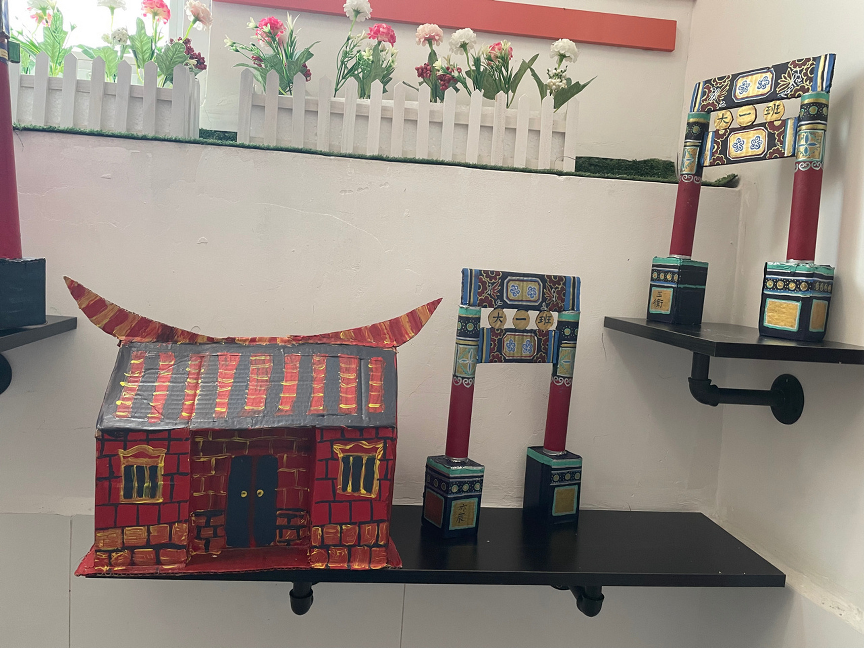 闽南古厝|纸皮手工 立体的红砖古厝 材料:硬纸皮,丙烯颜料