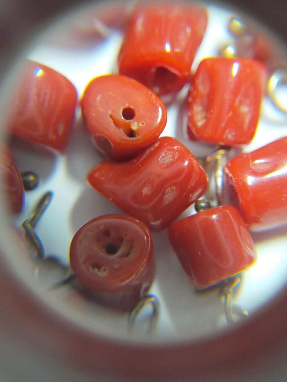 珊瑚 海竹 续 给之前的红珠子拍了细节照,颜色像是天然的,因为图4很