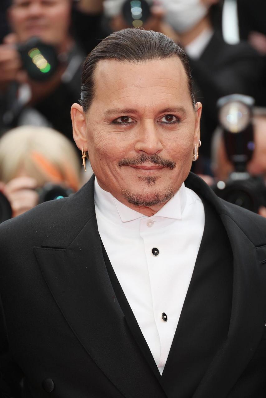 影坛国际巨星约翰尼·德普亮相2023年戛纳电影节红毯.