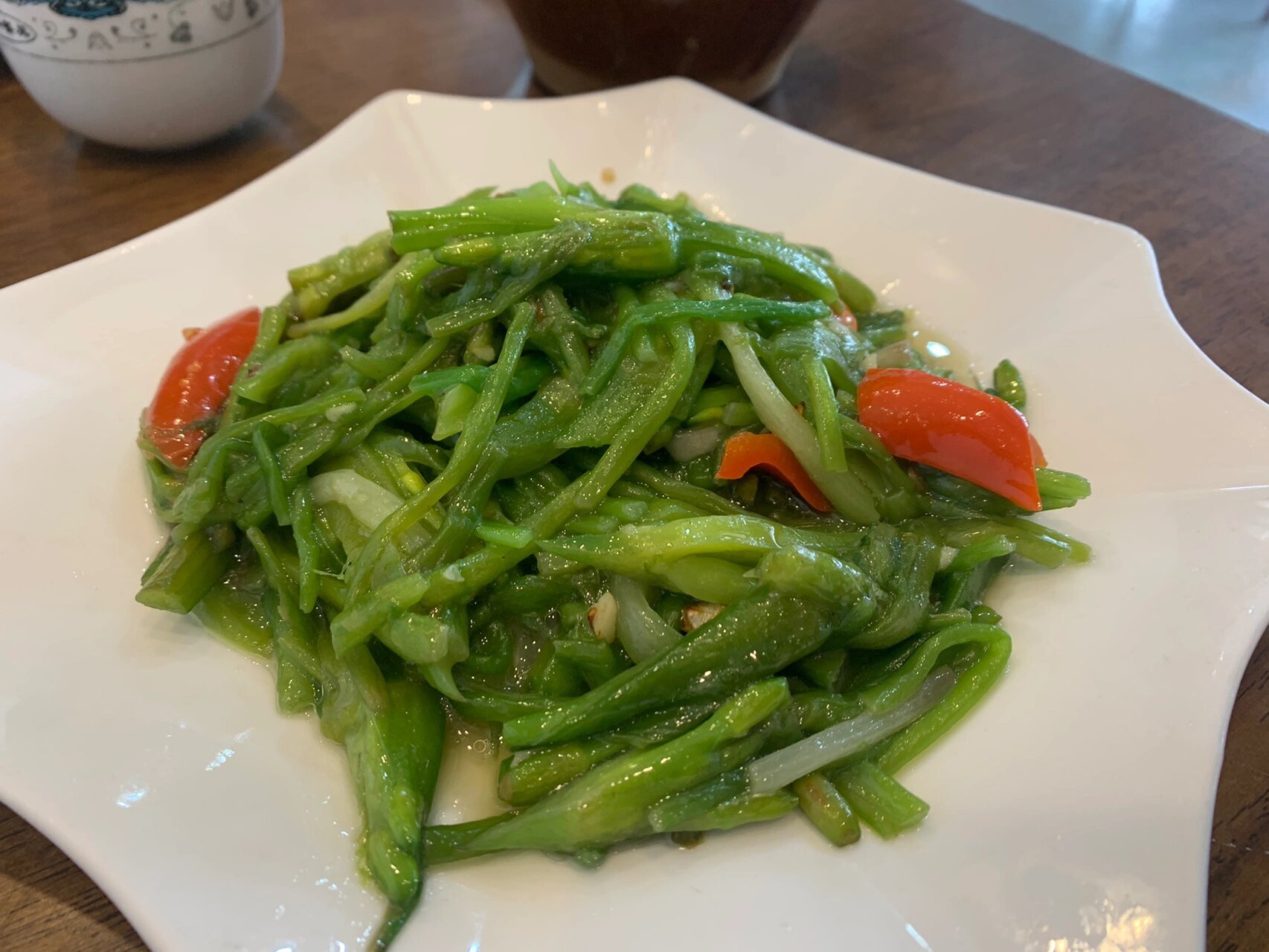 炒水性杨花菜 首先这个菜名真的太太吸引人了,名字很好听,网友说炒的