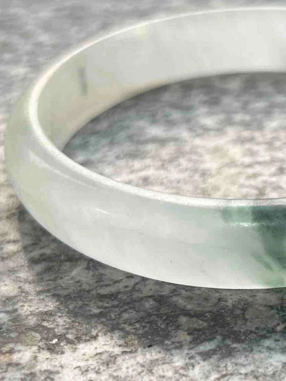 如何判断真的翡翠冰种还是酸洗注胶(重要) 借来鉴定的粉丝图一用.