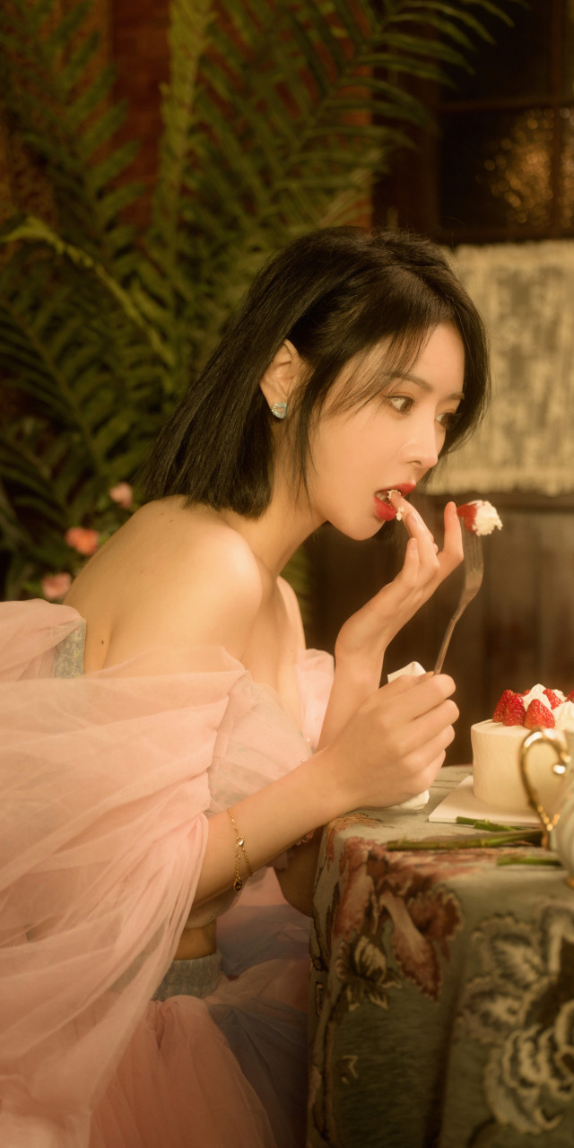 莫寒轻盈纱裙柔美写真壁纸