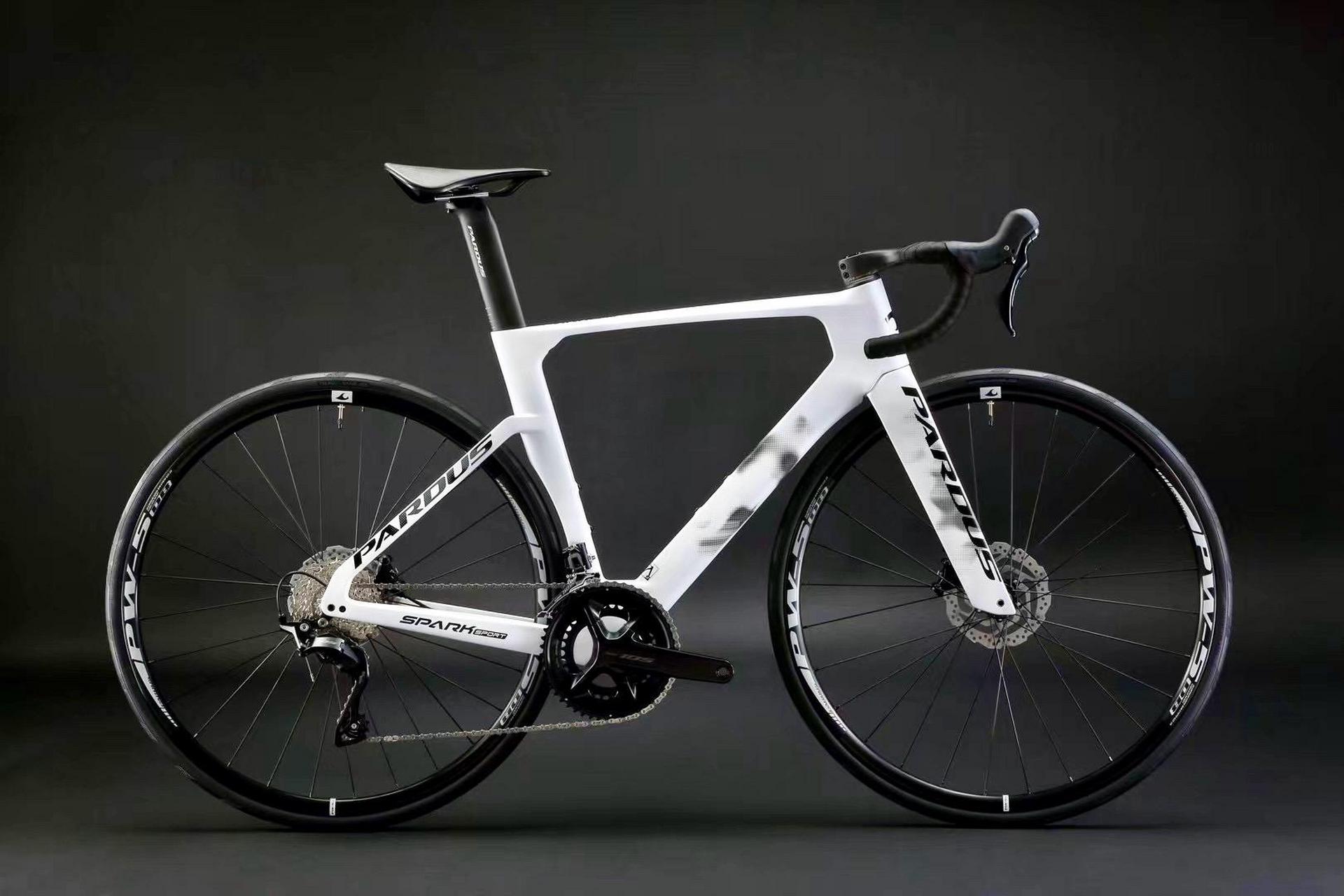 sport碳纤维公路车,全碳纤维车架,气动几何,超宽前叉,油压碟刹,一体把