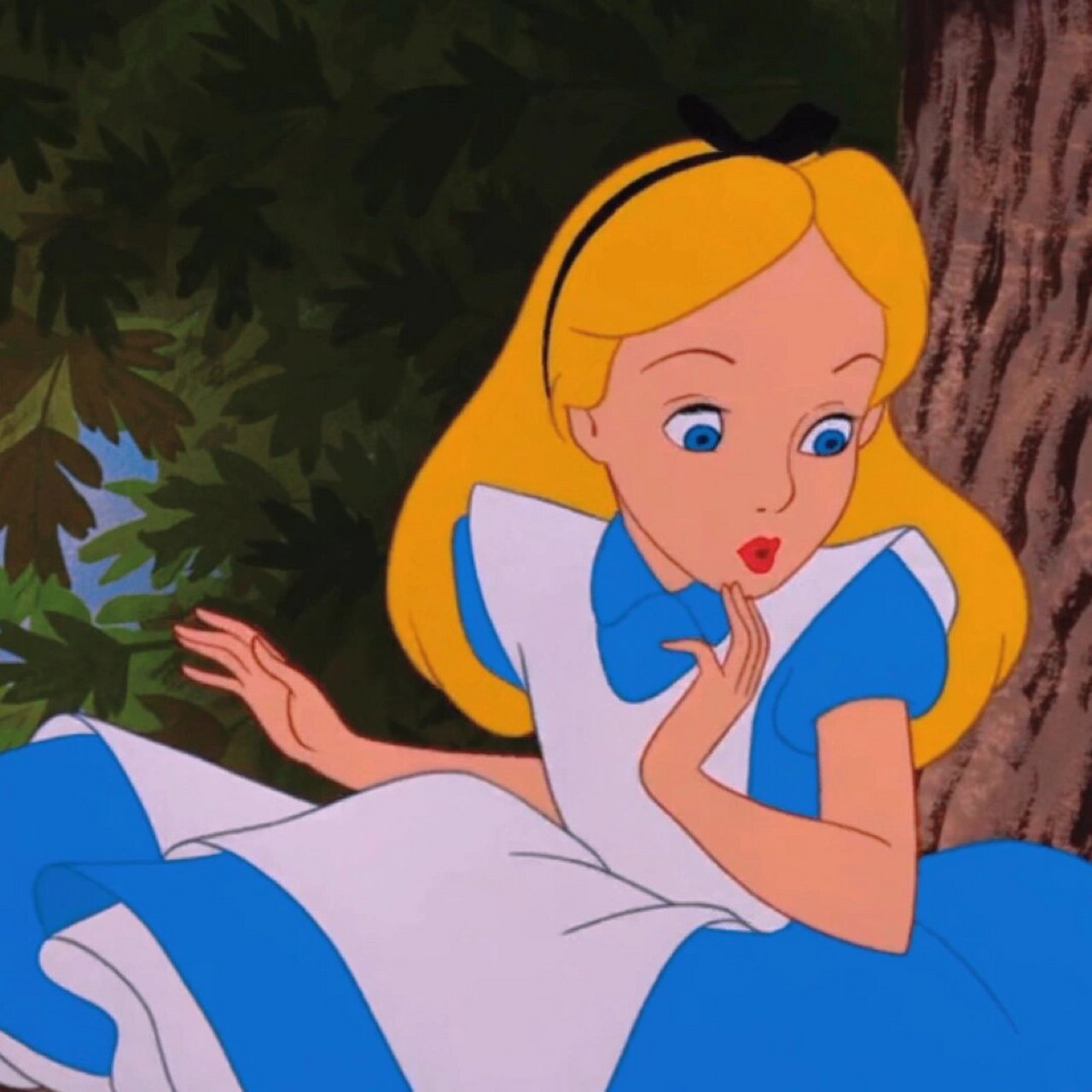 《爱丽丝梦游仙境》头像🐰🌹 自截的头像