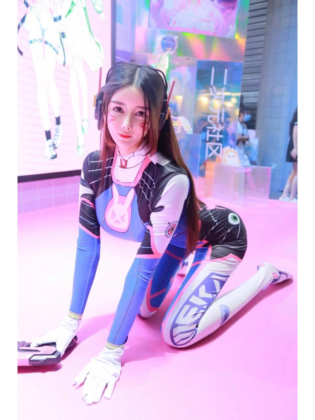 分享一组去年上海漫展cos的dva照片