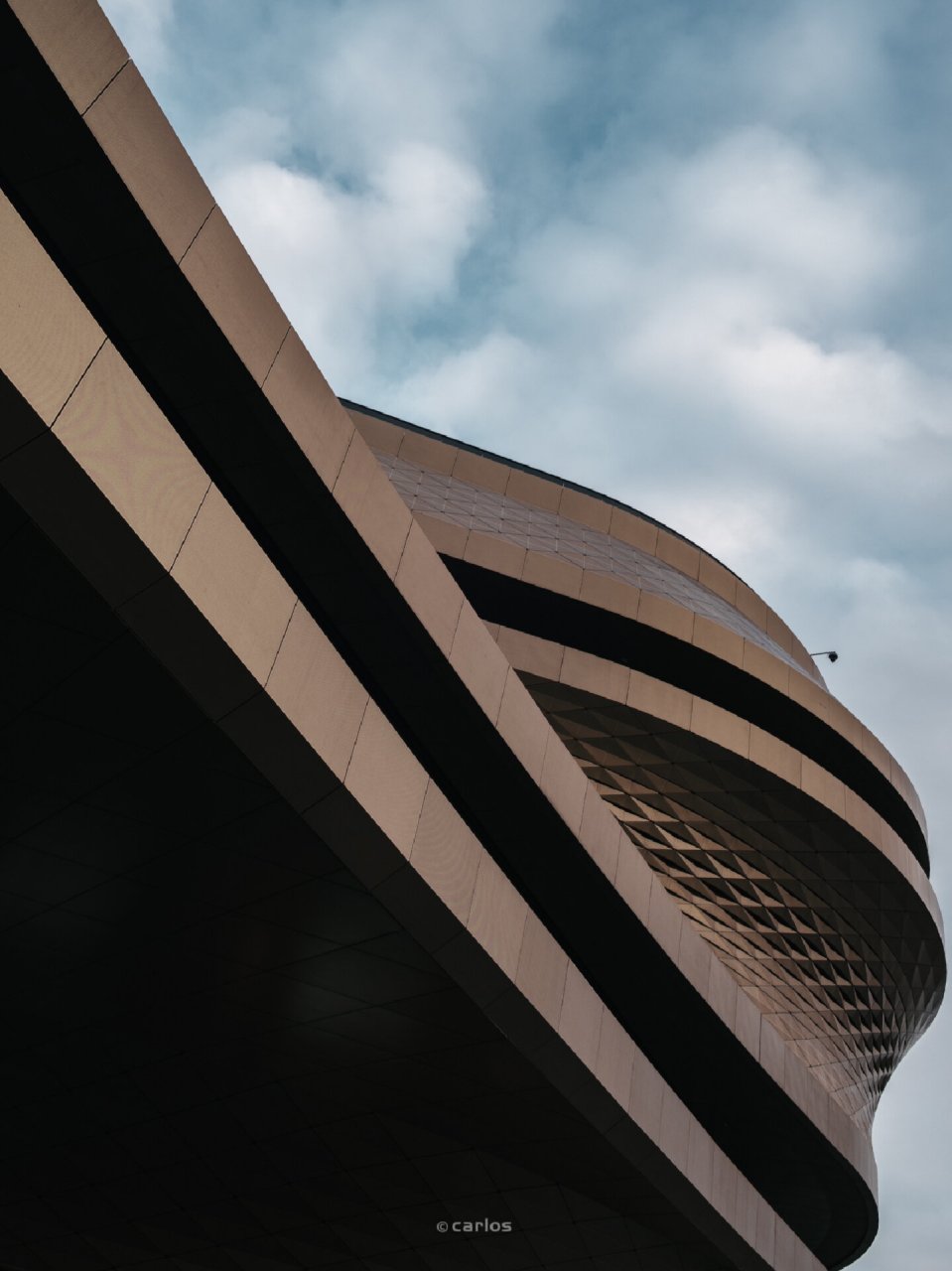 广州另一扎哈遗作|坐落于白云的艺术品 众所周知广州大剧院是扎哈设计