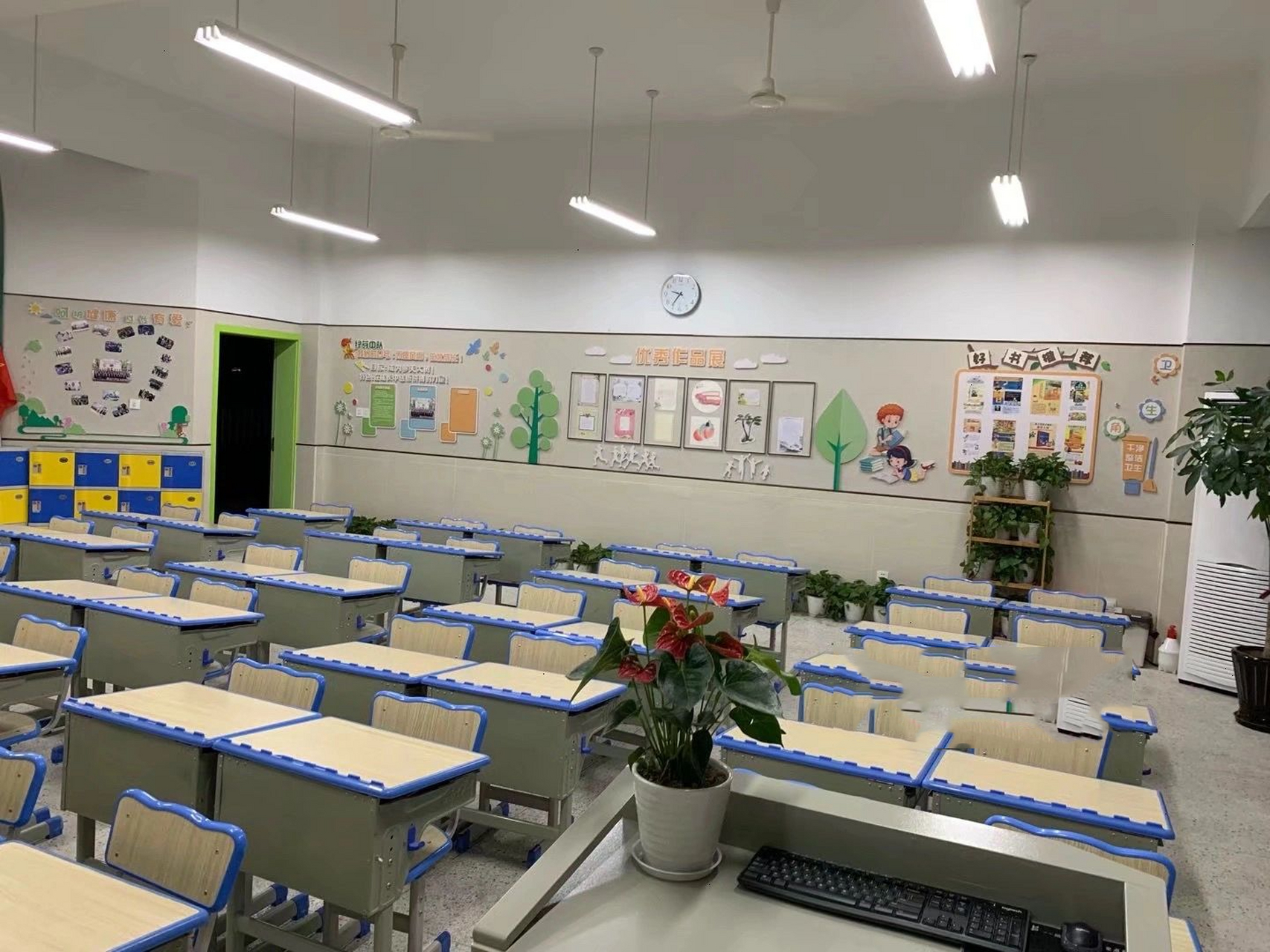 得全校第一名的教室布置 看看2019年布置的2年级教室,即将9月份马上