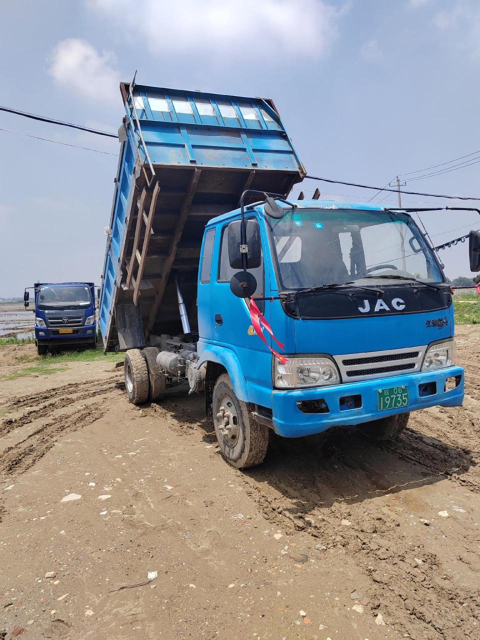 16年江淮顶力7102,4米8平板自卸,维柴4102发动机,825一16轮胎,手续