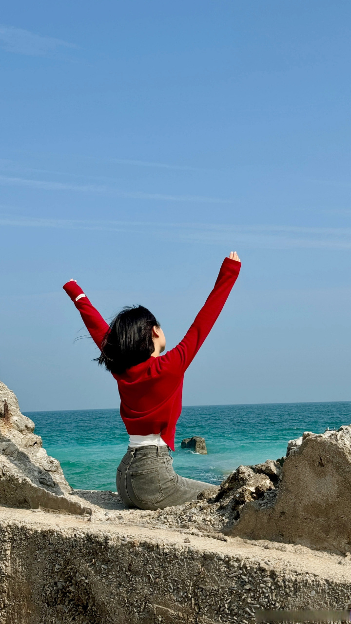 户外人穿小裙子,户外玩多了,拍不了唯美照片,只能拍拍背影别露脸了!