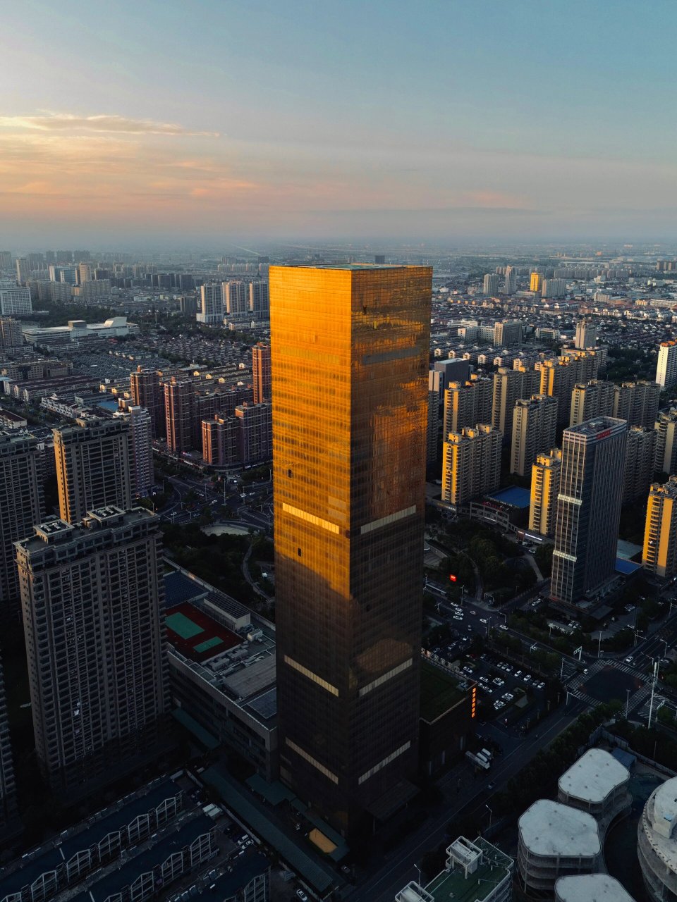 南通的"黄金大厦"|南通拍照 91:南通海安的中洋金砖酒店 	 楼如其名