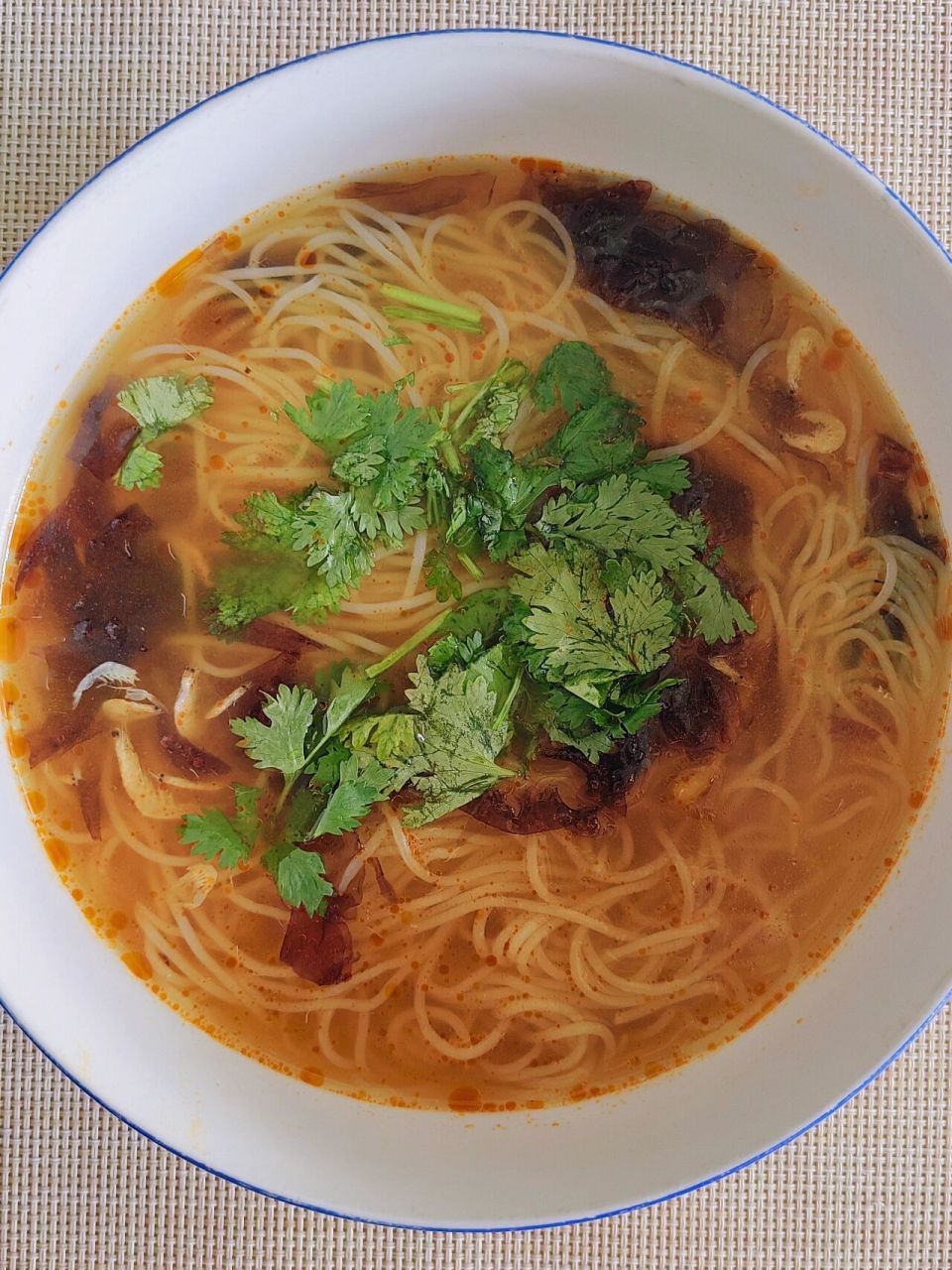 天凉了谁能拒绝一碗热腾腾的热汤朝鲜面呢 巨简单的热汤朝鲜面,天气渐