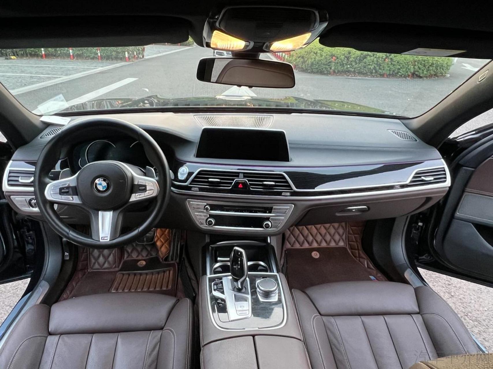 宝马i9年差根烟上牌!