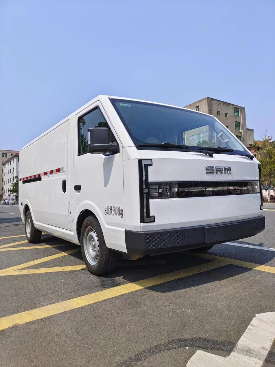 华晨鑫源e3l大面包来啦. 鑫源新能源e3l,7立方,后箱长3.