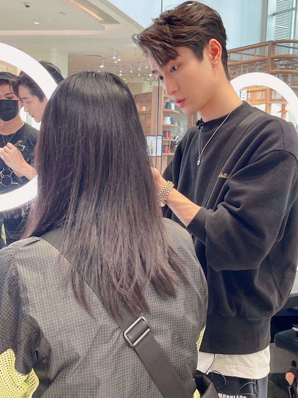 崔佳楠 本人很帅很nice吖 海岸城mac 崔佳楠探店